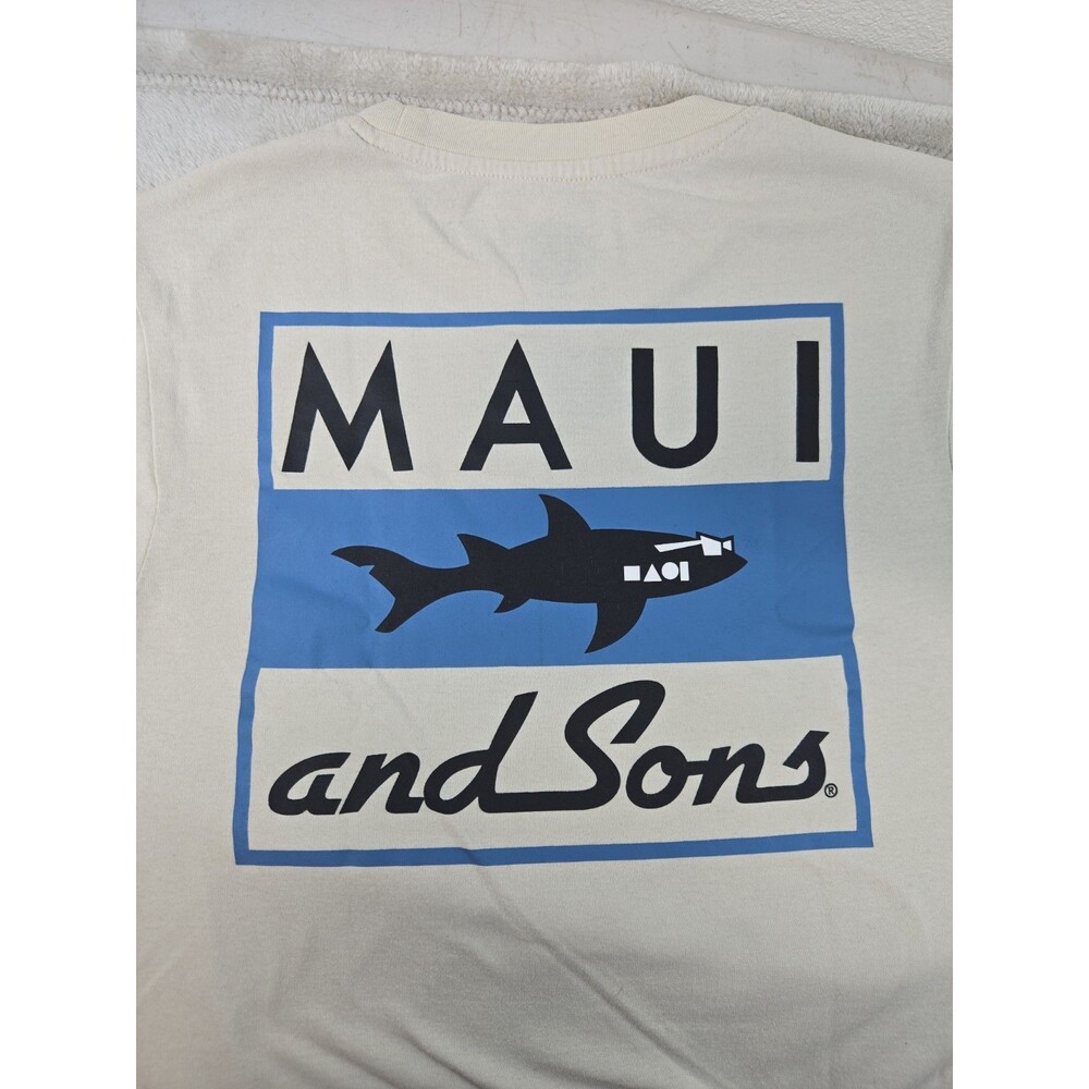 Maui and Sons Nautical Fishing Size Medium Tan Colored Short Sleeve Vacation Tee